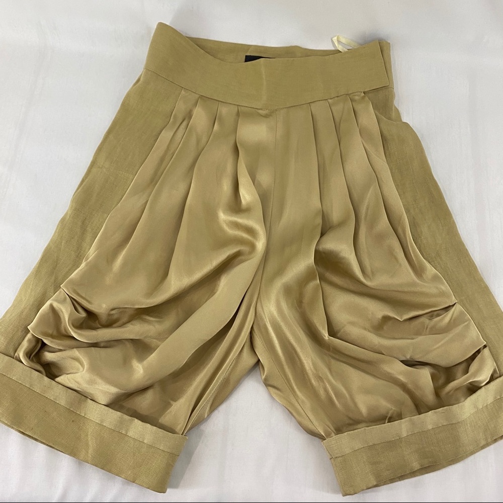 Narciss Silk Pleated Heram Shorts Cuffed